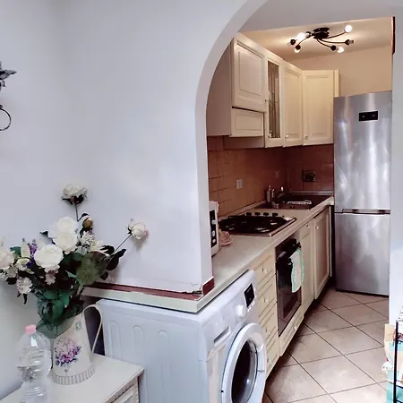 Eleonora Apartment